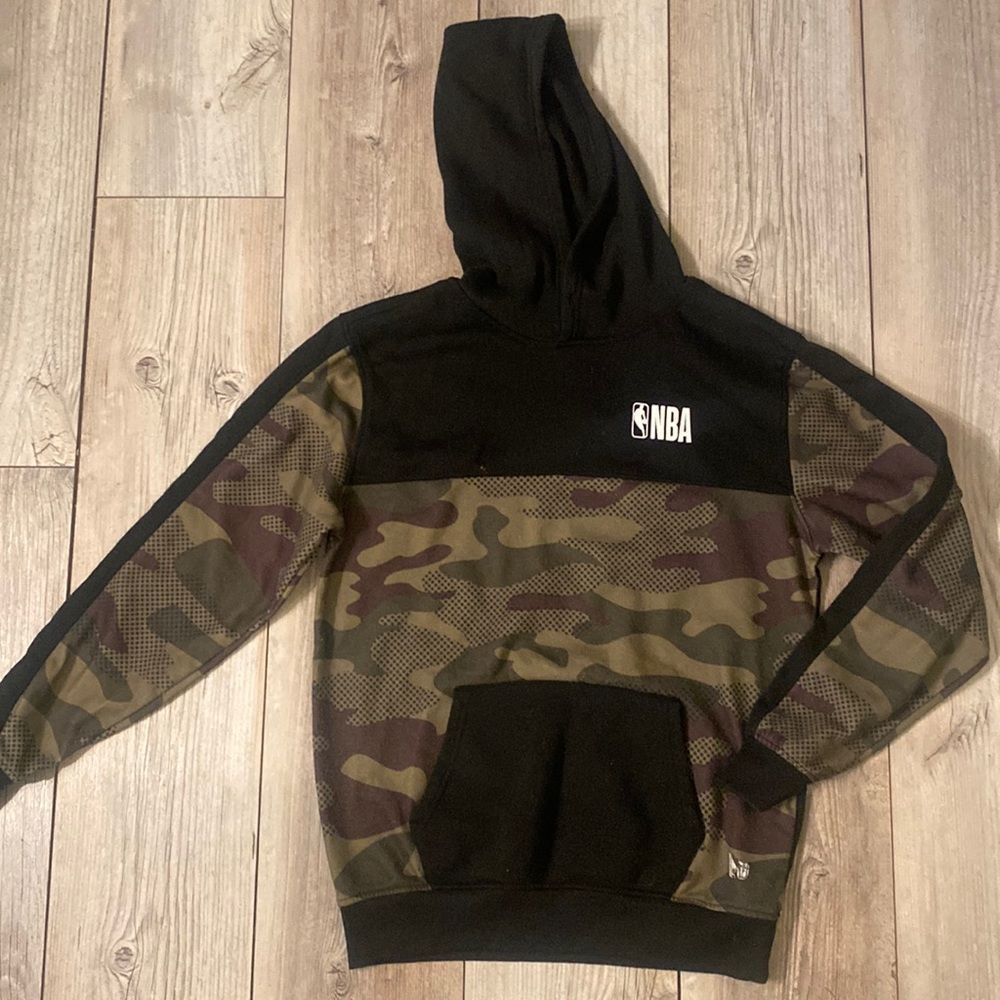NBA Camo Sweatshirt Size Mens Medium